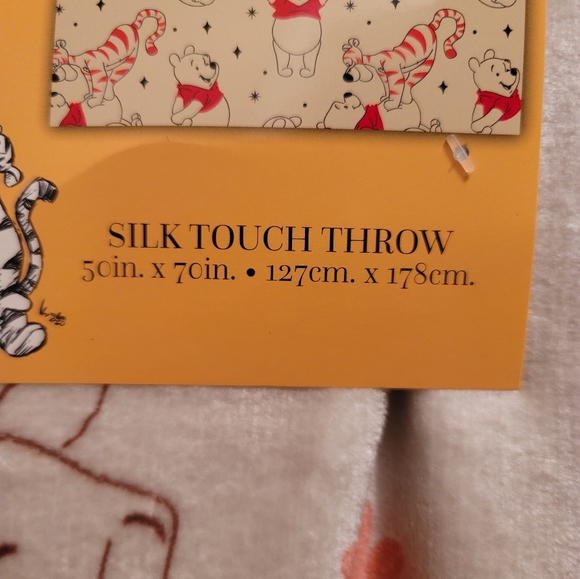 Disney Classic Winnie The Pooh Throw Blanket 50”x70” Friends Tigger Piglet - Picture 4 of 5